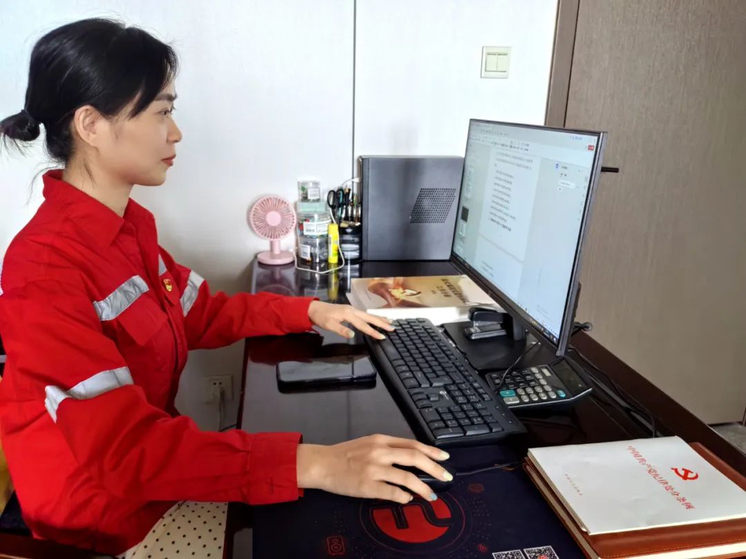 【宜化榜樣】化機公司李丹：提升素質(zhì)強技能，勇于奉獻顯擔(dān)當(dāng)(圖2)